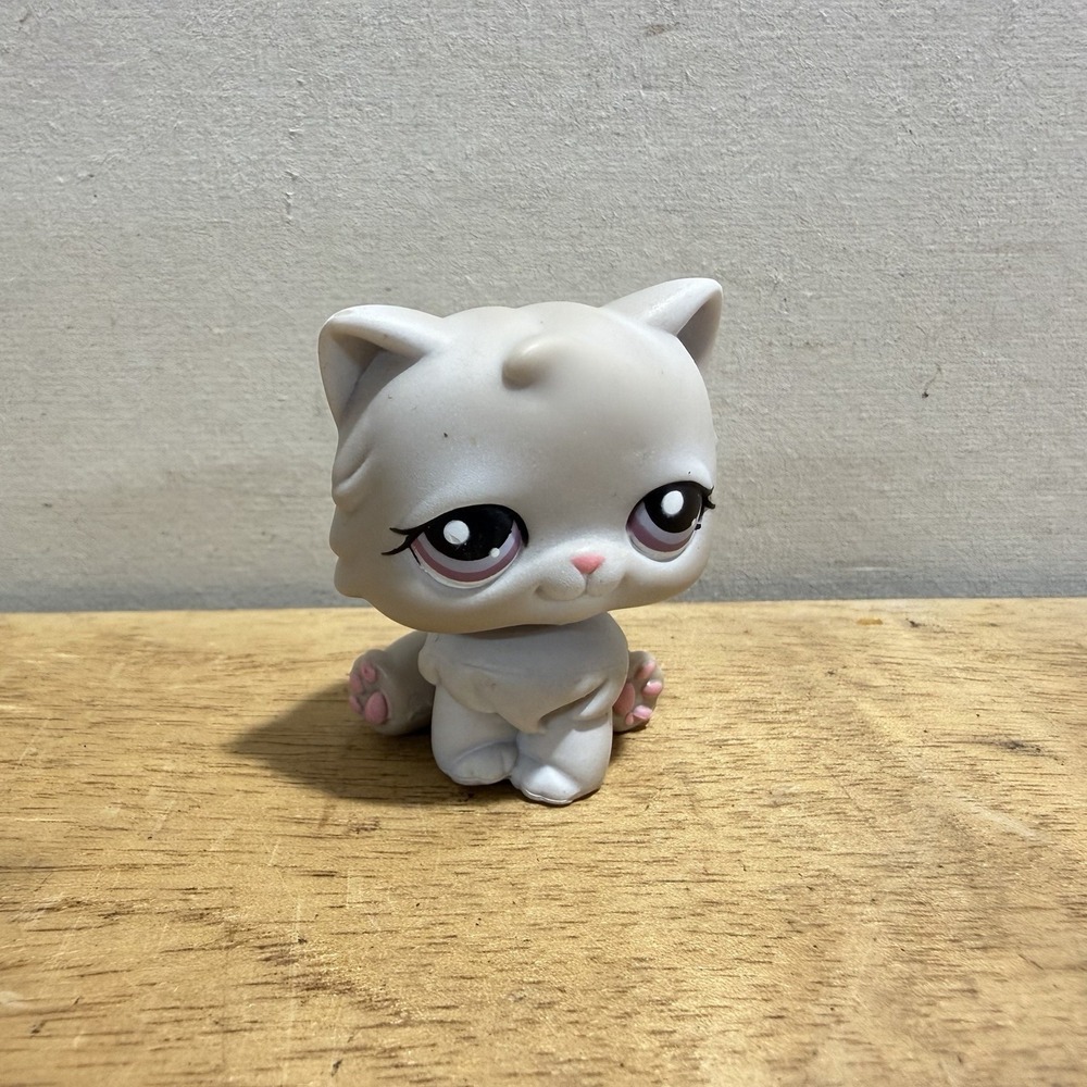 Littlest Pet Shop LPS Gray Grey Persian Cat #263 - Purple Eyes 2004
